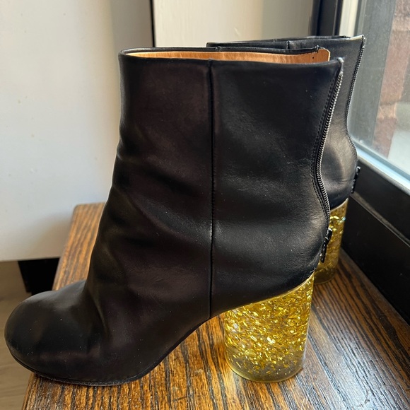 RARE Maison Margiela black Leather Ankle Boots with Gold Glitter Heel - Picture 2 of 10